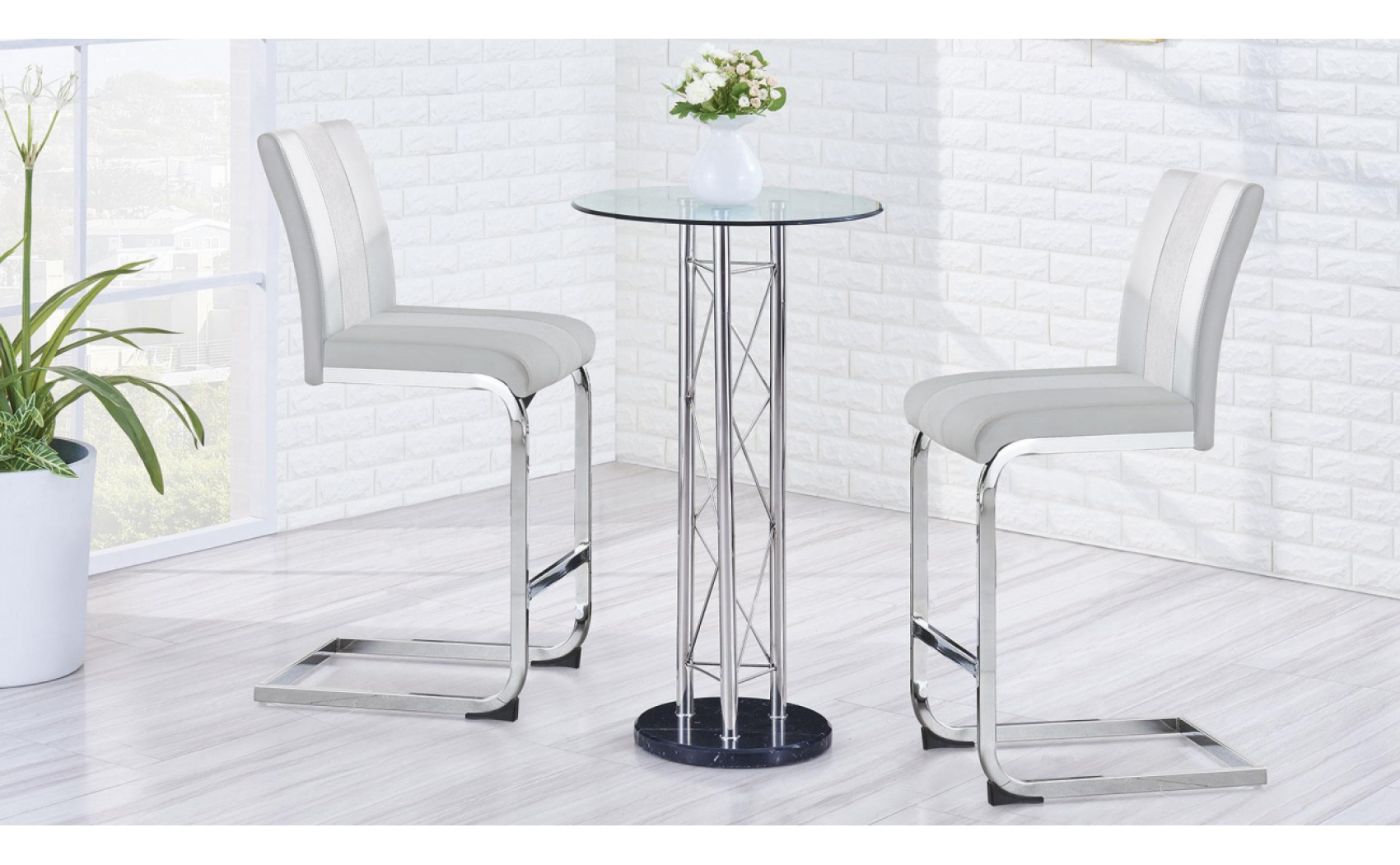 M208BT Bar Table Silver / Clear Global Furniture