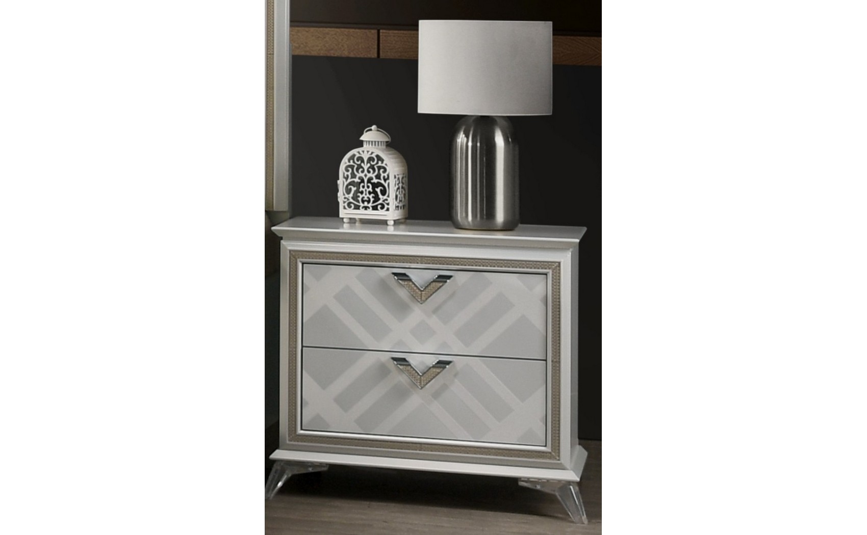 Brickfield Bed Silver Glossy / Leatherette J&M Furniture