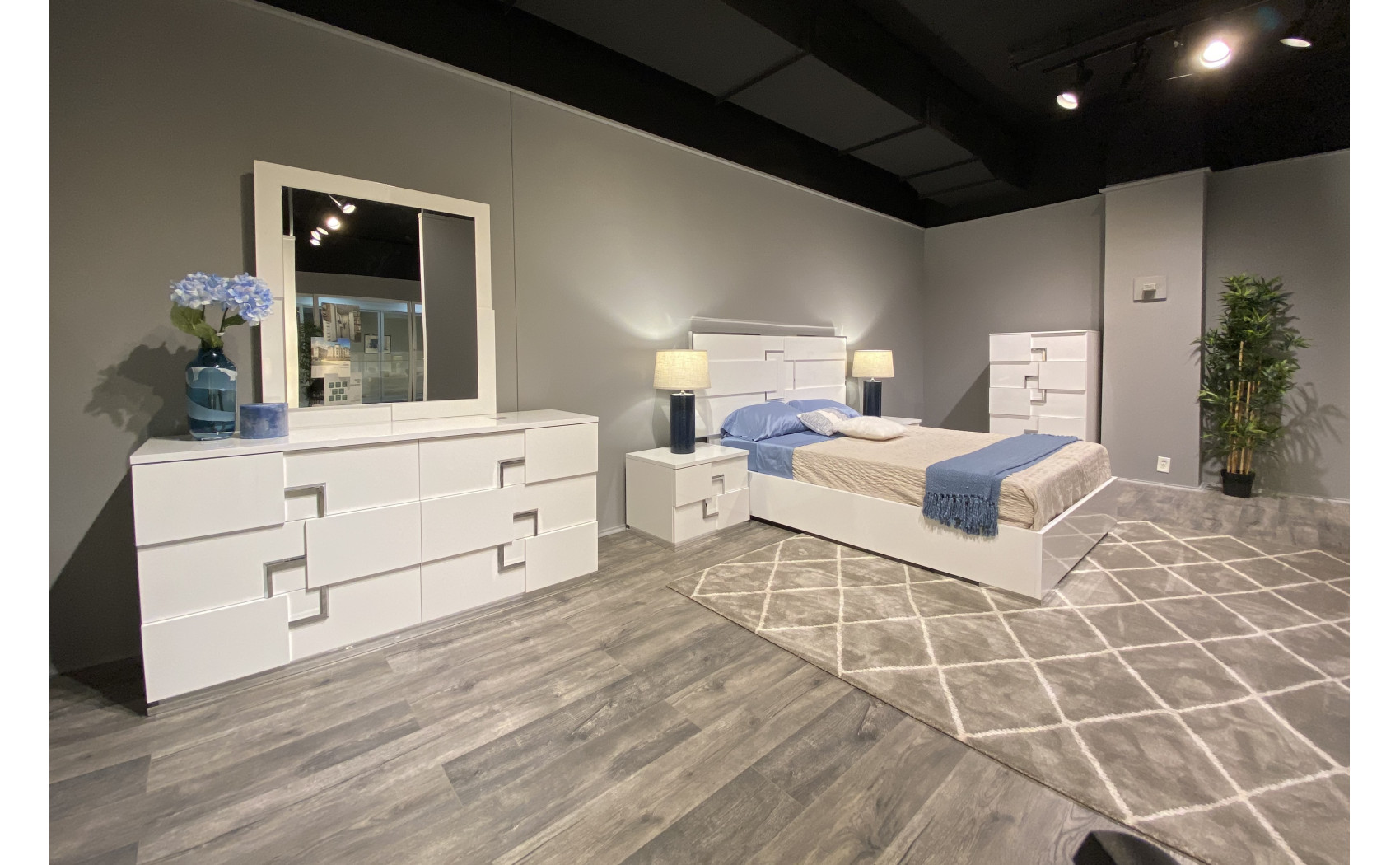 Infinity Dresser Bianco Lucido J&M Furniture