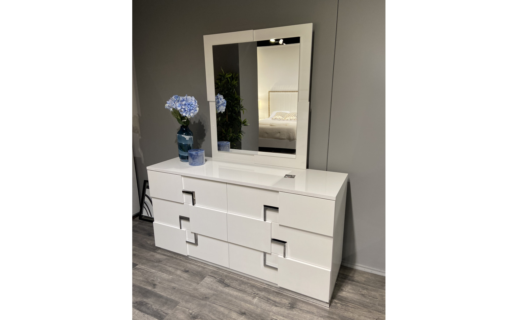 Infinity Dresser Bianco Lucido J&M Furniture
