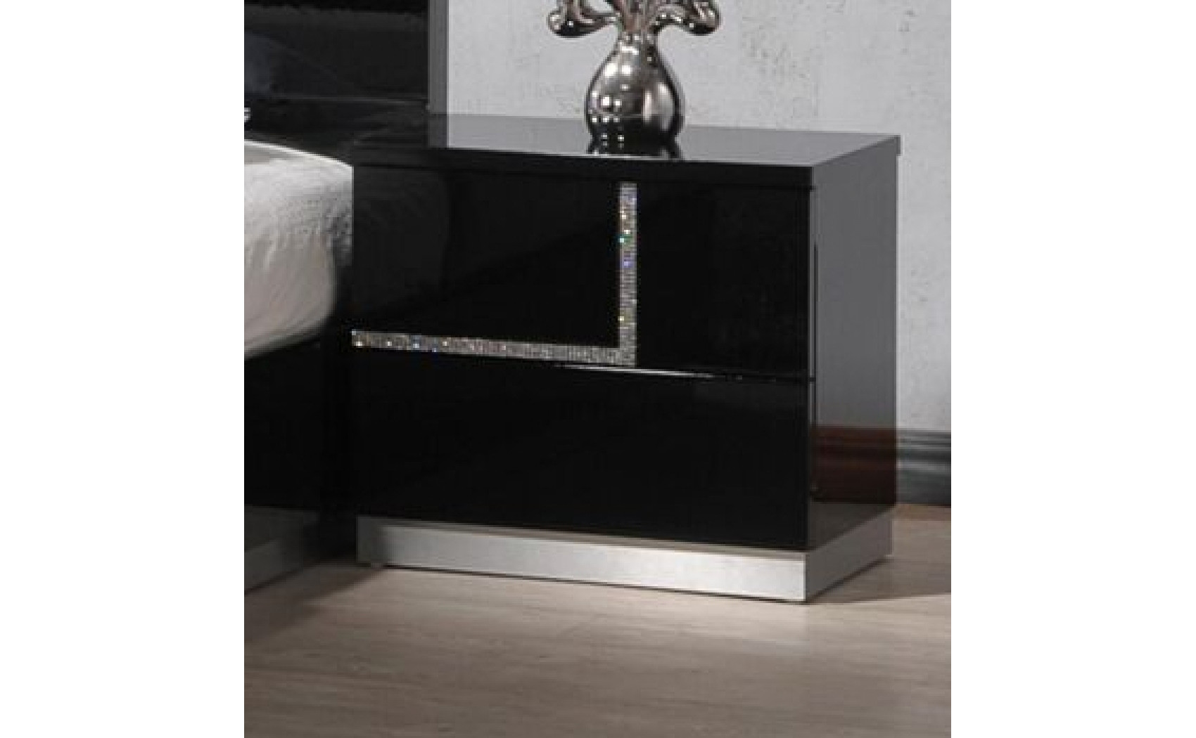 Lucca Chest Black Lacquer J&M Furniture