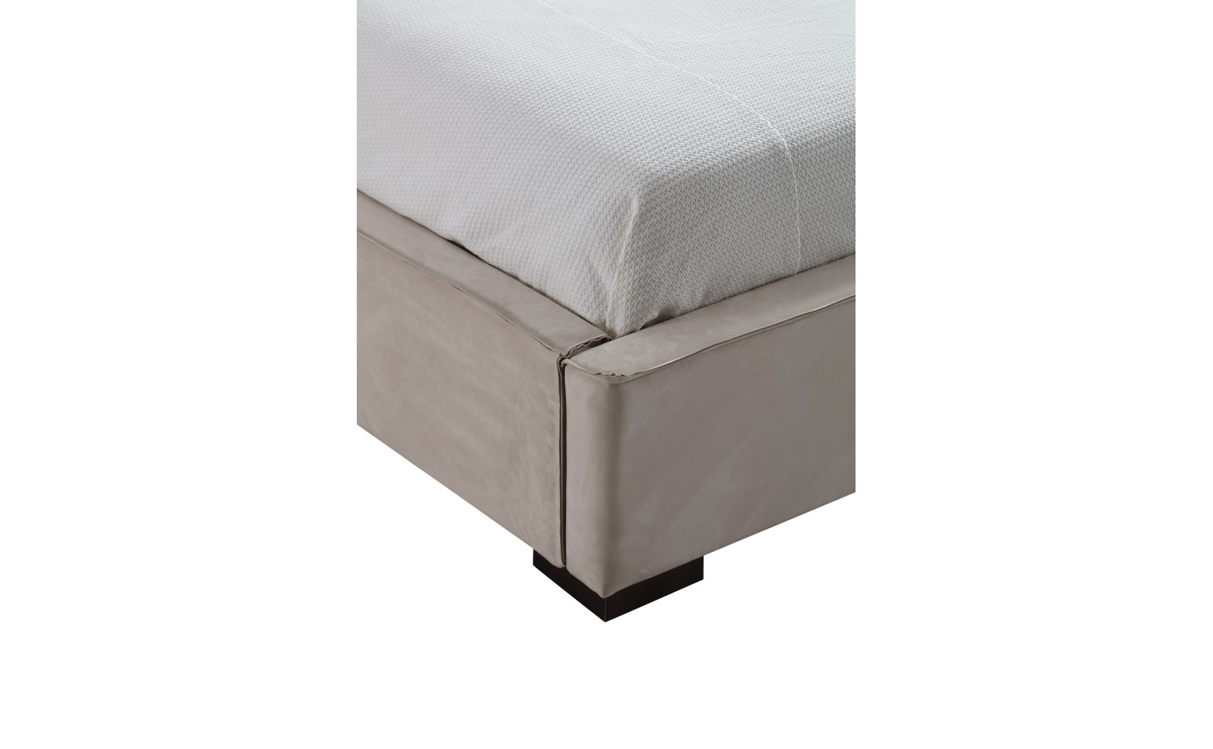 Serene Queen Natural Bed Natural Leatherette / Fabric J&M Furniture